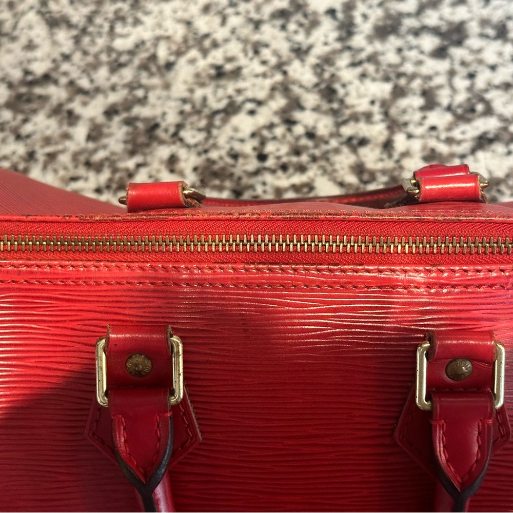 Louis Vuitton Epi Speedy 25 in Castilian Red. - Picture 4 of 16